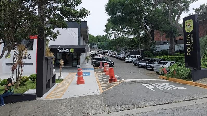 O caso foi registrado como roubo no 101º Distrito Policial, no Jardim Imbuias