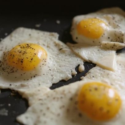 Cozinhar ovos da forma certa aumenta a proteína disponível