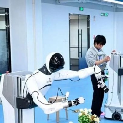 Na China, robôs frequentam escolas para aprender a trabalhar