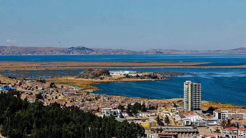 Puno: folclores andinos e o lago navegável mais alto do mundo