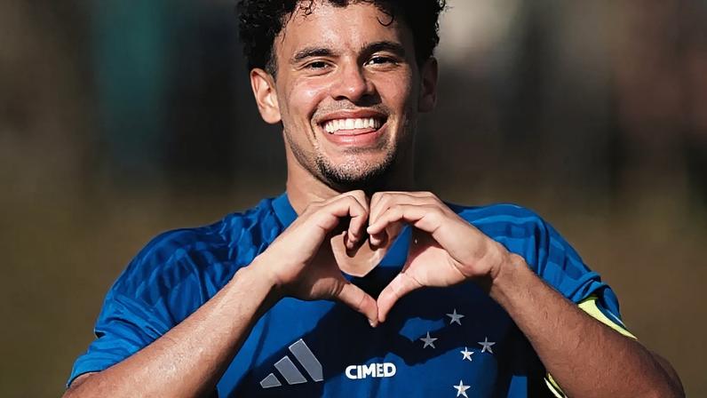 Luís Castro avalia mudanças no sistema defensivo para manter reação gremista –