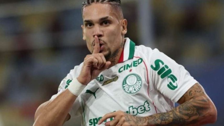 Paulinho provocou após marcar o terceiro gol do Palmeiras contra o Flamengo –