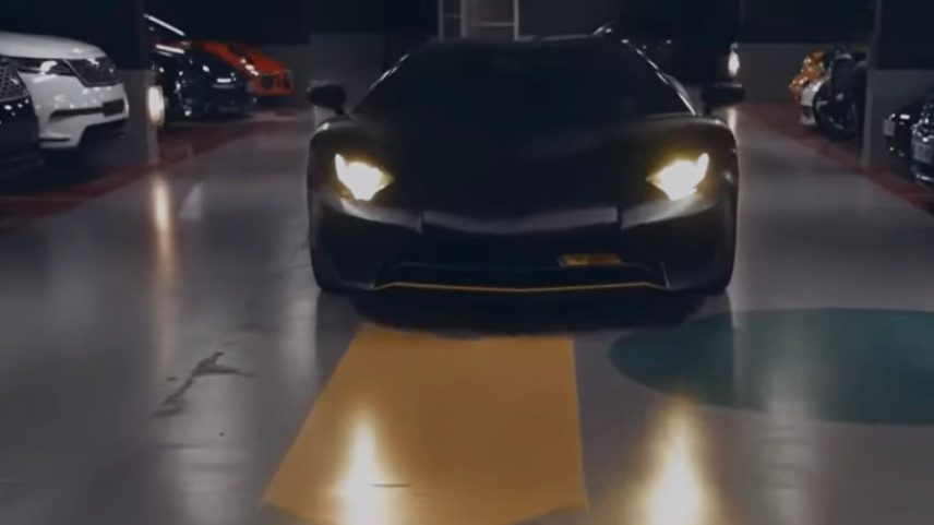 Ladrões acessaram a área reservada para um serviço de concierge de luxo que abriga carros de última geração