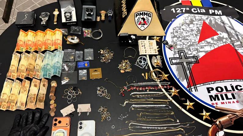 Com a menor, foram encontradas joias que podem ser provenientes dos furtos