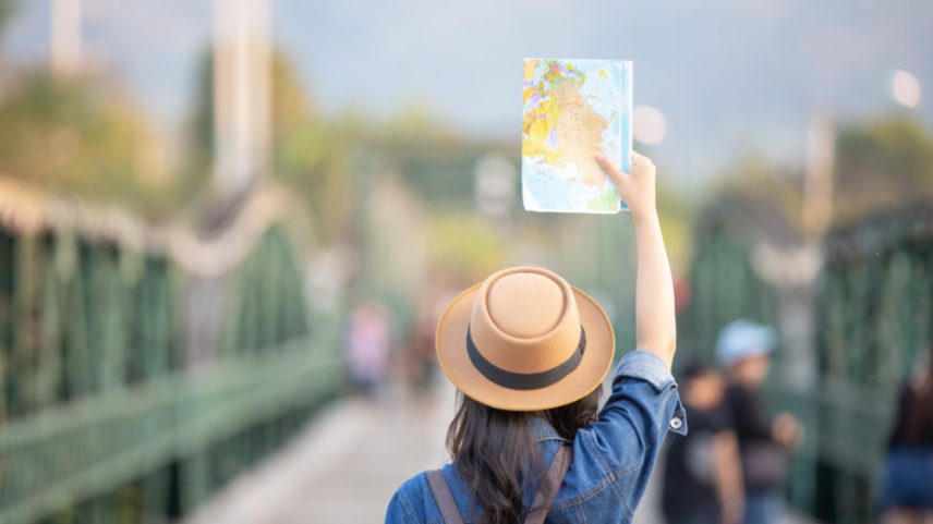 Turismo cai 4% em março, segunda queda consecutiva, aponta IBGE