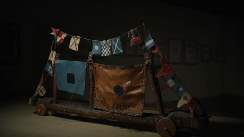 Um dos brinquedos do artista Joaquín Torres García, que valorizava a infância e a liberdade criativa, integra a exposição no CCBB Brasília - (crédito: Diego Oliveira Camargo)