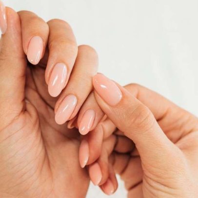 7 unhas minimalistas fáceis de fazer em casa dominam o visual