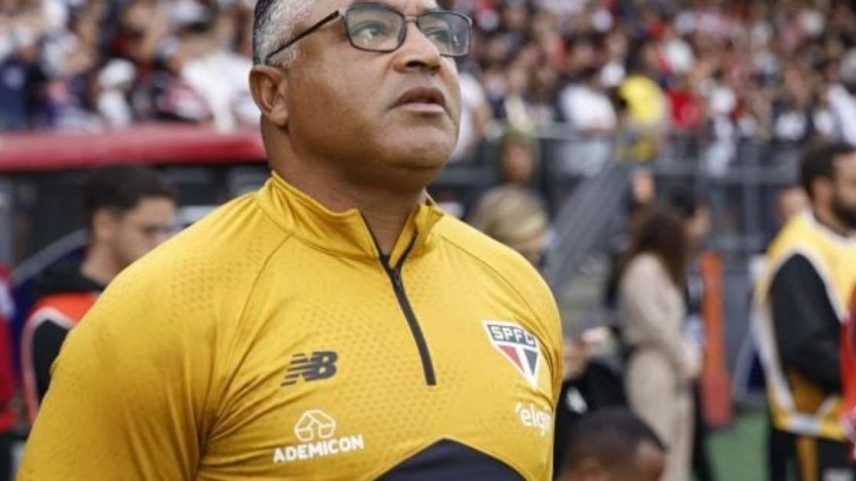 Diretoria do São Paulo descarta demitir Roger Machado após derrota no clássico –