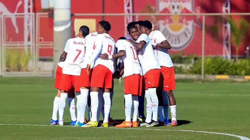 Jogadores do time sub-20 do Red Bull Bragantino.