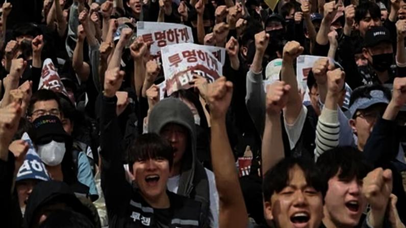 Samsung Electronics’ labour union members protest against company’s compensation levels ahead of a planned strike in front of Samsung’s semiconductor plant in Pyeongtaek, South Korea, on 23 April 2026.