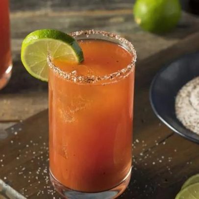 Michelada: como preparar o drink picante com cerveja
