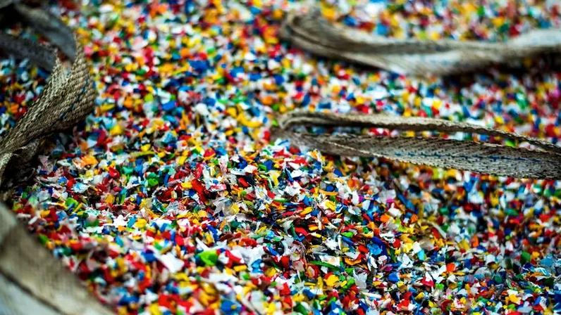Entenda a relação entre microplásticos e infertilidade