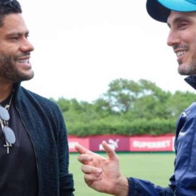 Hulk participa de apresentação e visita CT do Fluminense, com desejo de títulos