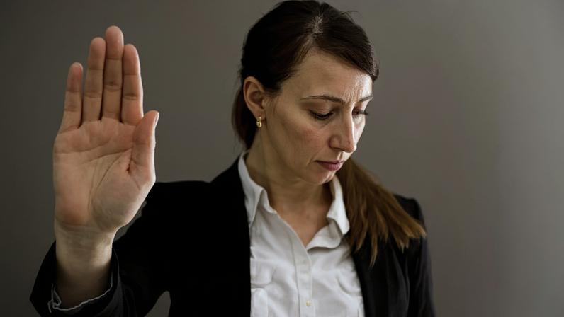 Psicólogos destacam que assertividade não significa ser agressivo ou indiferente às necessidades dos outros, mas sim ser capaz de expressar o que se sente e pensa de forma clara e respeitosa – depositphotos.com / artursfoto1