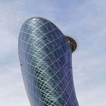Abu Dhabi une modernidade, luxo e tradições culturais no Oriente Médio