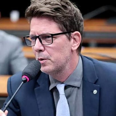 Justiça não encontra Mário Frias em processo sobre filme de Bolsonaro