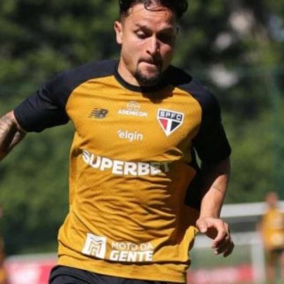 São Paulo faz último treino antes da viagem ao Chile após problema em avião