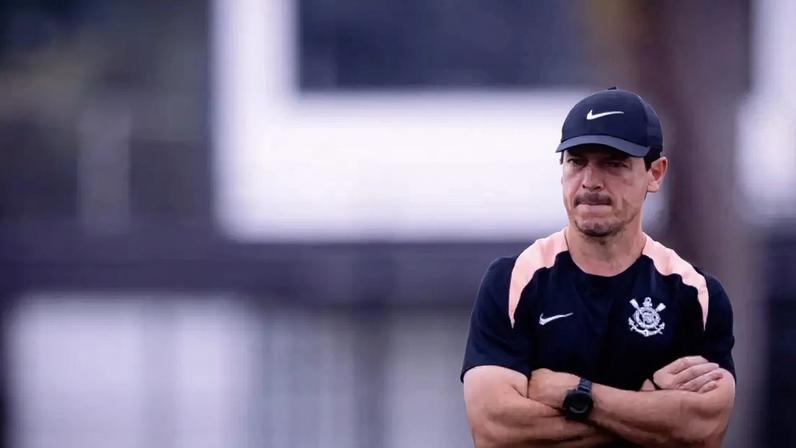 Charles treinou normalmente com o elenco do Corinthians –