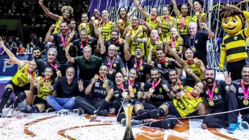 Descubra como o Praia Clube reverteu o placar contra o Minas e conquistou o tricampeonato da Superliga de vôlei