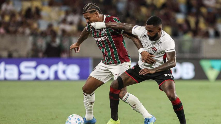 Sob vaias, Fluminense arranca empate contra o Vitória no fim —