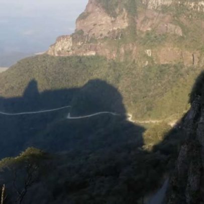 Estrada da Serra do Corvo Branco surpreende com paredões de até 90 metros