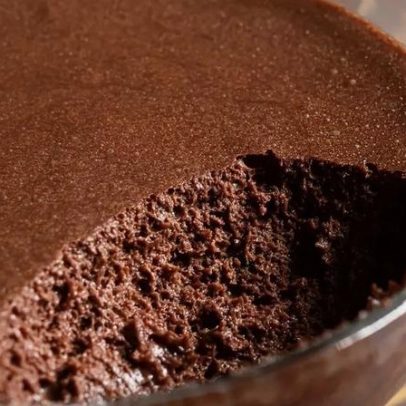 Mousse de chocolate é feita com ovos cozidos, sem creme de leite ou leite condensado
