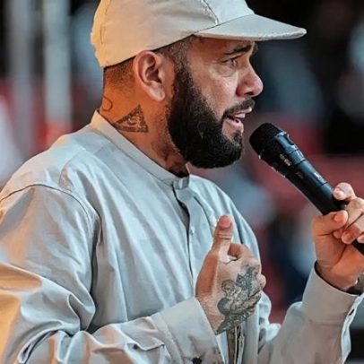 Daniel Alves participa como pregador em evento religioso com 35 mil em Madri