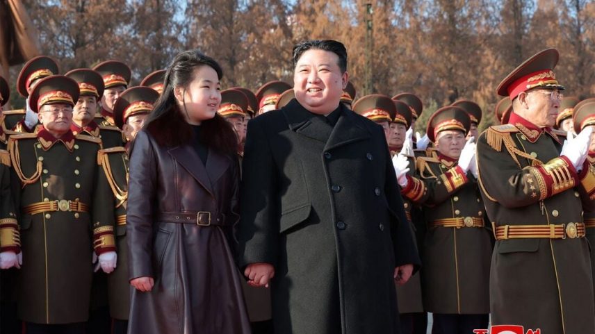 Ju-ae é a primeira filha de Kim Jong-un a aparecer oficialmente