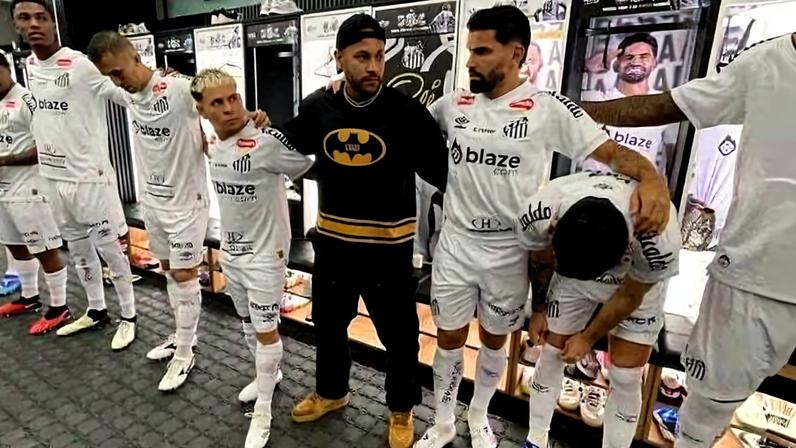 Neymar nunca escondeu a paixão dele pelo Batman, personagem da DC