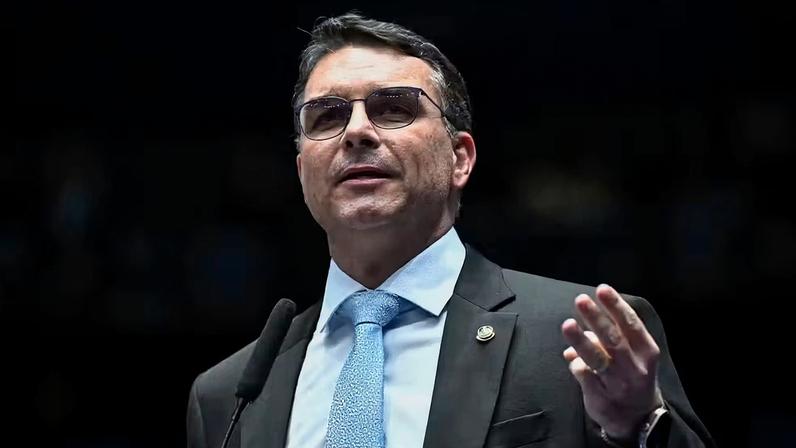 Nesta semana, Flávio esteve com o presidente dos EUA, Donald Trump