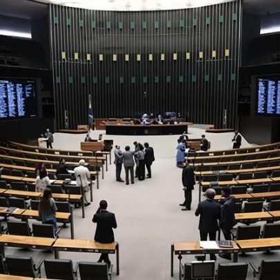 Câmara aprova projeto manter empregados de estatais trabalhando após 75 anos