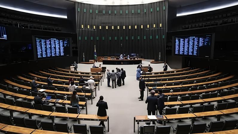Deputados aprovam projeto que altera o trabalho na aposentadoria