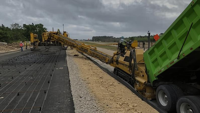 Trabajos de Ferrovial en la autopista SH-99 Grand Parkway de Houston (Texas).