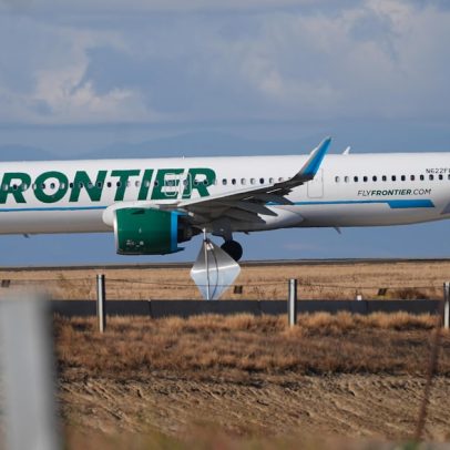 Pedestre morre após atropelamento por avião em aeroporto nos EUA