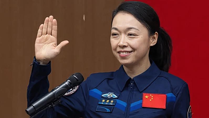 Primeiro astronauta de Hong Kong inicia missão espacial chinesa