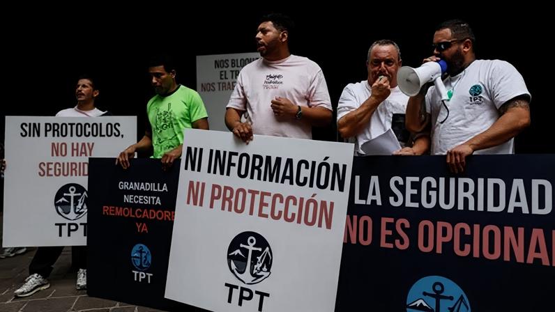 Protesters in Tenerife campaigning against the arrival of MV Hondius