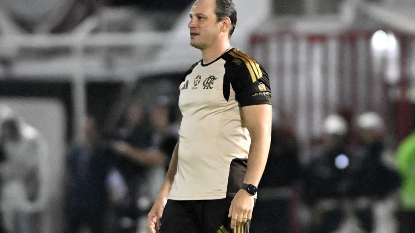 Bruno Pivetti estava no comando do Flamengo Sub-20 — Foto: Andre Durão