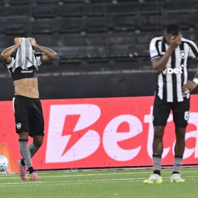 Alex Telles critica segundo tempo do Botafogo na derrota para o Remo