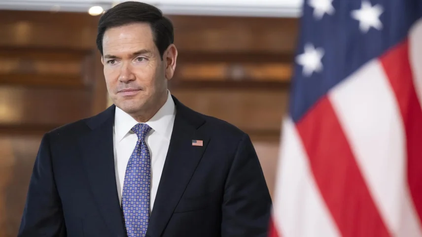 O secretário de Estado dos EUA, Marco Rubio, integra comitiva de Trump na China (Foto: EFE/EPA/LUKE JOHNSON)