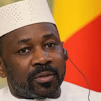 Líder da junta de Mali nomeia-se ministro da Defesa após morte do antecessor