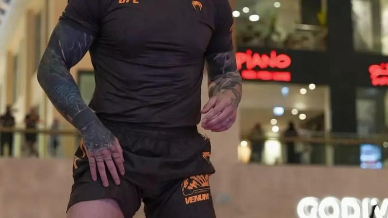 Tom Aspinall planeja retorno contra vencedor de Poatan x Gane