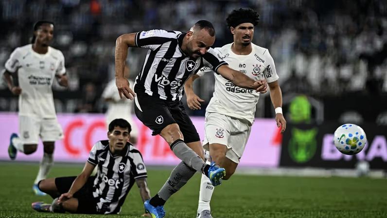 Botafogo x Corinthians no Engenhão pelo Campeonato Brasileiro — Foto: André Durão