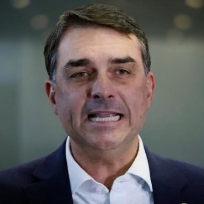 Equipe de Flávio Bolsonaro busca suspender pesquisa AtlasIntel no TSE