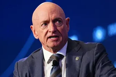 Pentágono revisará comentários de Kelly sobre estoques de armas, diz Hegseth