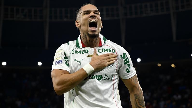 Palmeiras celebra gol de Paulinho, mantém minutos sob restrição até a Copa