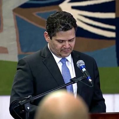 Lançamento de coletânea destaca Sarney como intérprete do Brasil