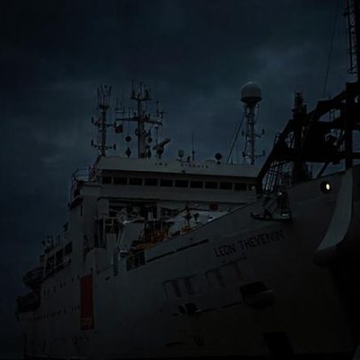 Conectividade na África depende de navio francês de 40 anos