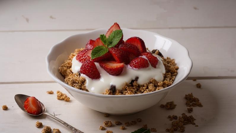 O iogurte “fit” pode ser mais calórico do que se pensa – depositphotos.com / IMelnyk