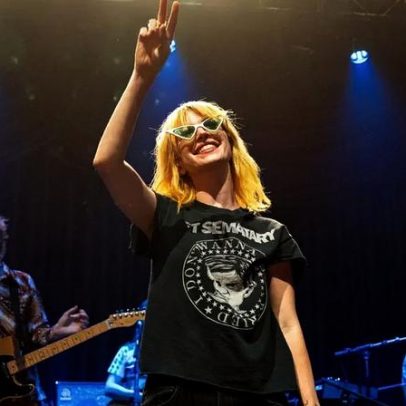 Hayley Williams reflete sobre primeira turnê solo que a transformou