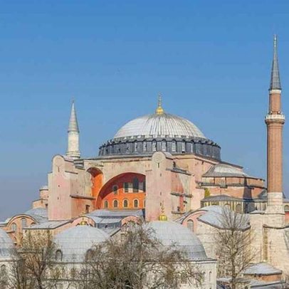 Igrejas ortodoxas preservam tradições antigas e símbolos próprios